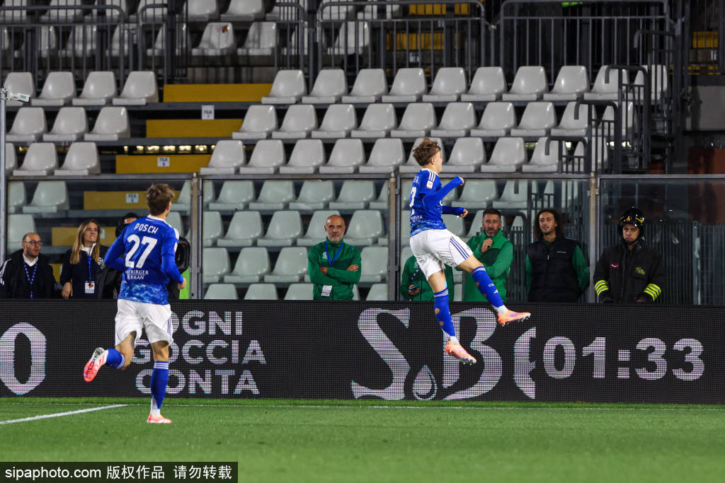 卢卡库重伤无缘德比战,曼联球迷忧心的简单介绍 卢卡库重伤无缘德比战,曼联球迷忧心的简单介绍