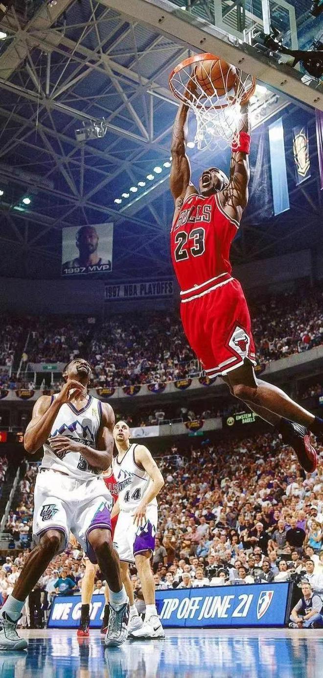 开云APP-乔丹传奇生涯全面回顾，百战百胜再现荣光