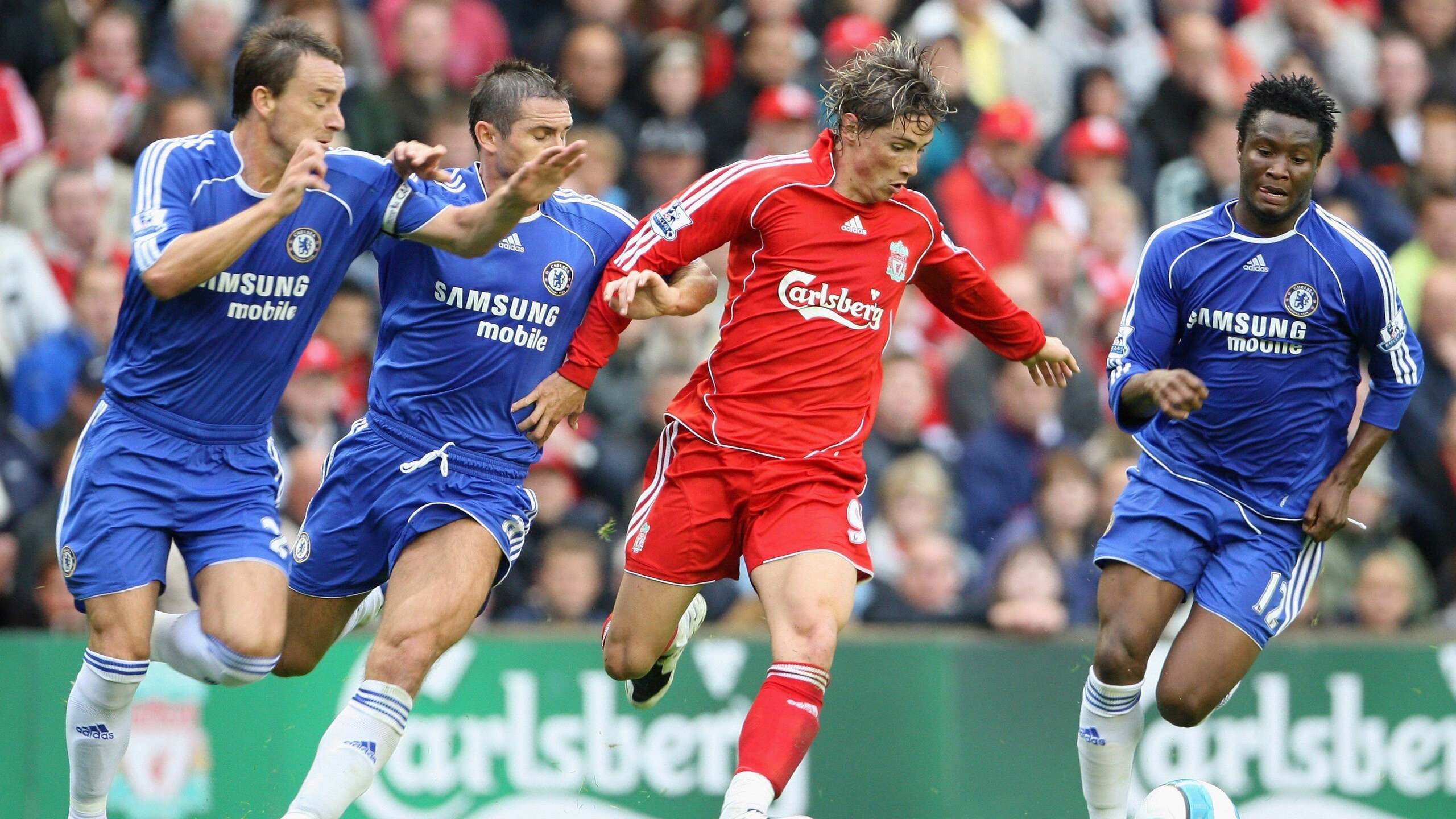 奥亚尔萨瓦尔双响刷新纪录,波兰军团客场完胜马赛书写历史